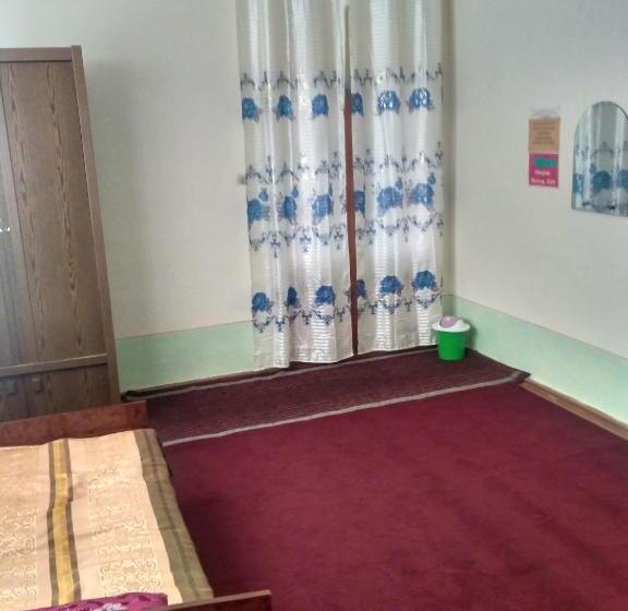 اتاق استاندارد یک نفره, Western House