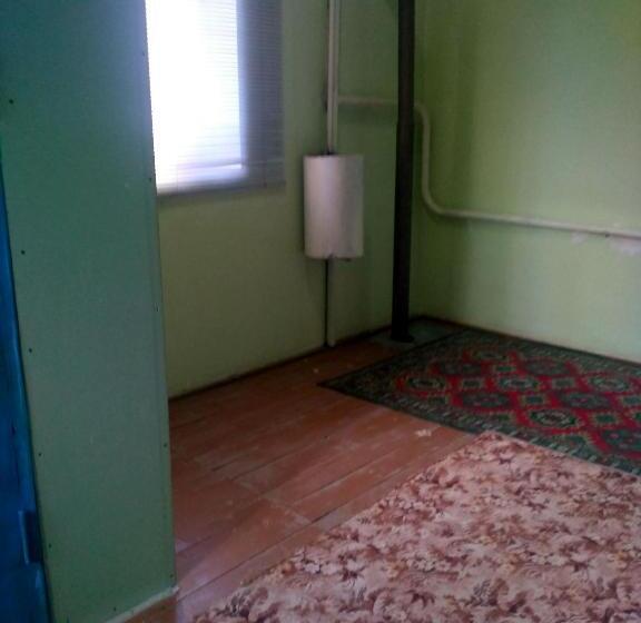 اتاق استاندارد چهار تخته, Western House