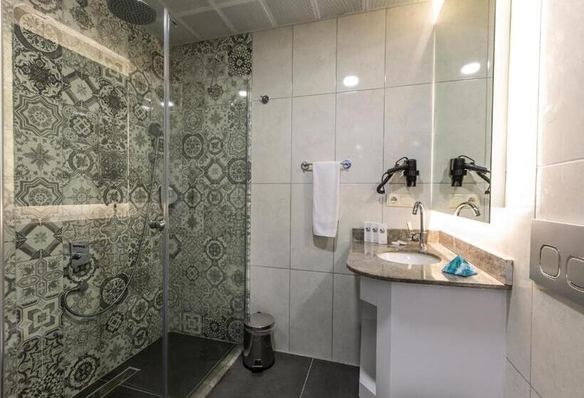 اتاق لوکس با چشم‌انداز دریا, Misal Hotel Trabzon