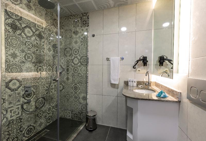 اتاق لوکس با چشم‌انداز دریا, Misal Hotel Trabzon