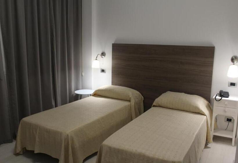اتاق استاندارد یک نفره, Miramare