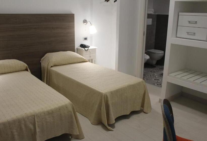 اتاق استاندارد یک نفره, Miramare