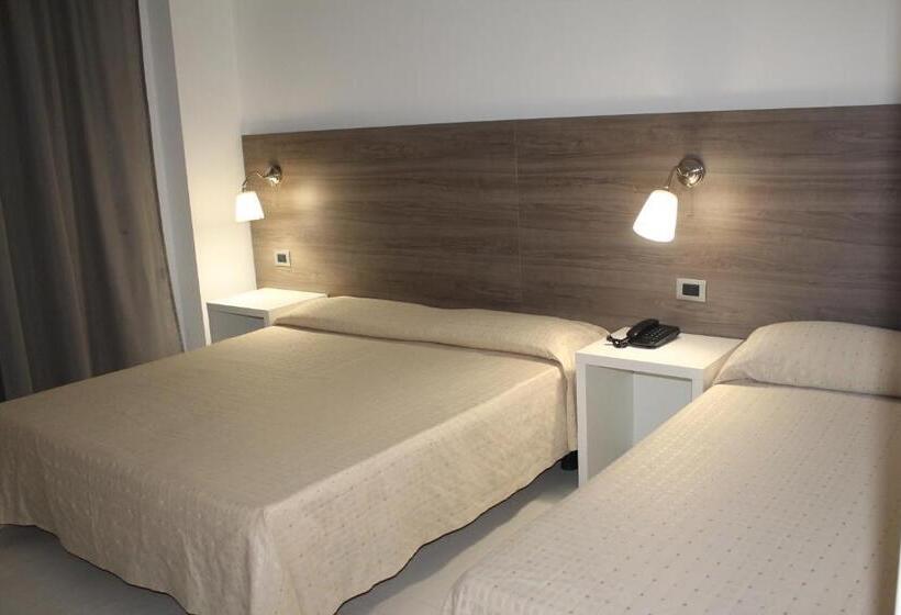 Triple Room Sea View, Miramare