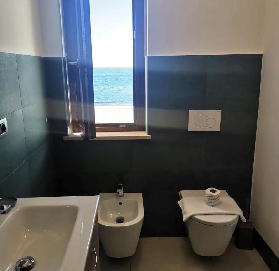 Triple Room Sea View, Miramare