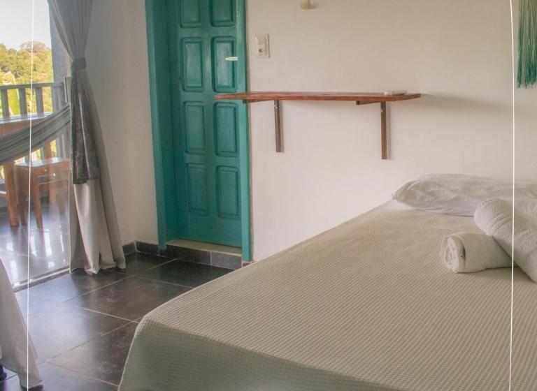 اتاق استاندارد چهارنفره با بالکن, Vila Pepouze Hostel