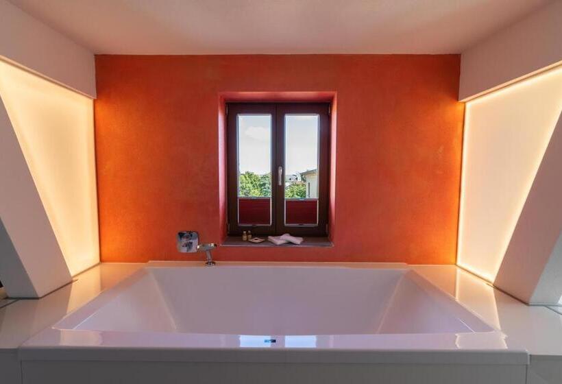 Люкс Deluxe Кровать Кинг, Liebknecht 13