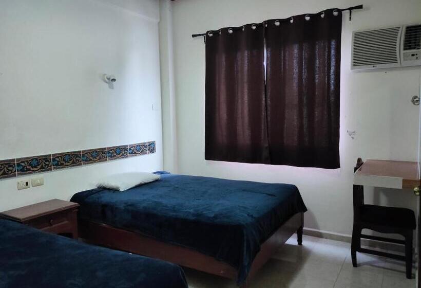اتاق اکونومی, Casa Veintitres