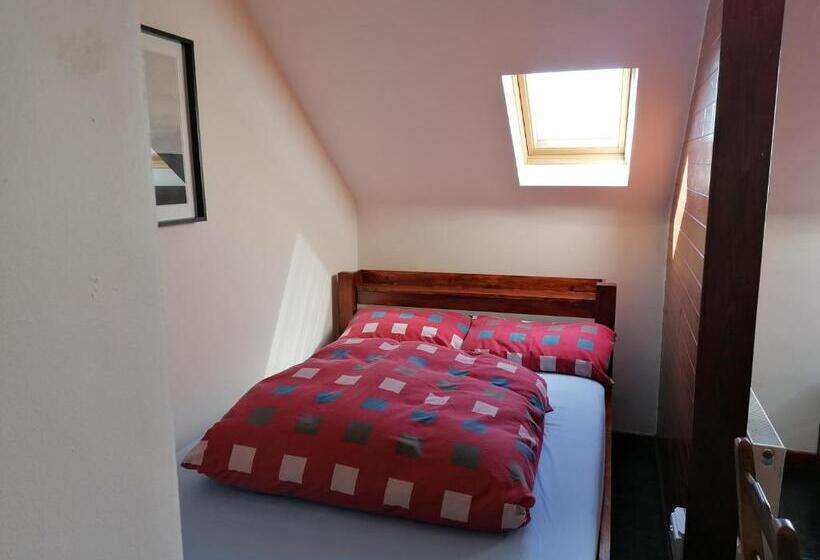 اتاق سوپریور خانوادگی, Aille River Tourist Hostel And Camping Doolin