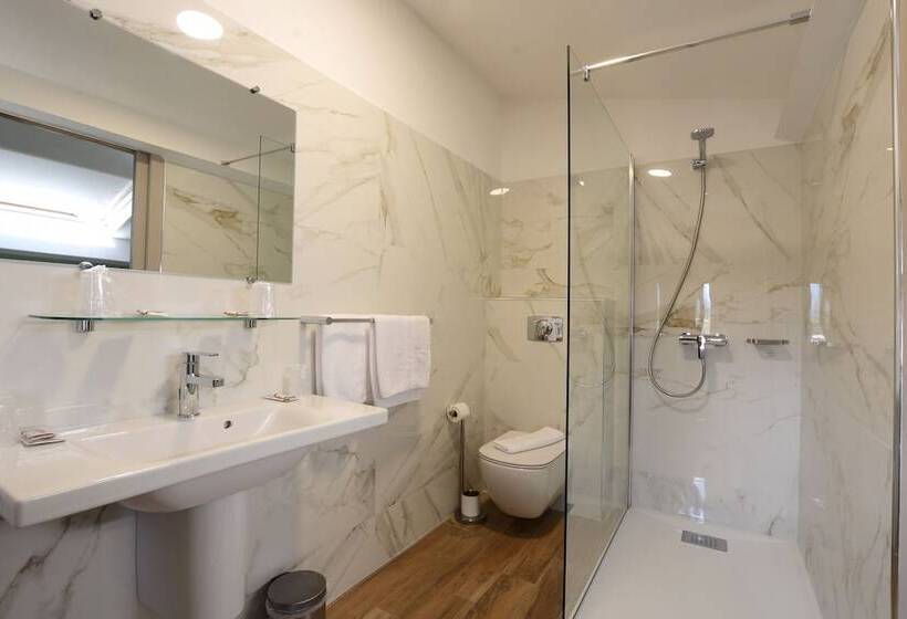 Четырехместный Номер Стандарт, Hôtel La Palma