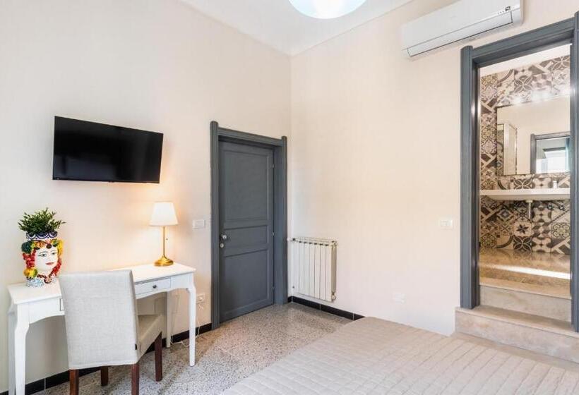 اتاق لوکس, Guest House Aurispa
