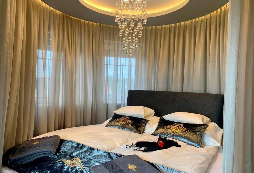سوئیت با وان آب گرم, Love And Dream élményvilla