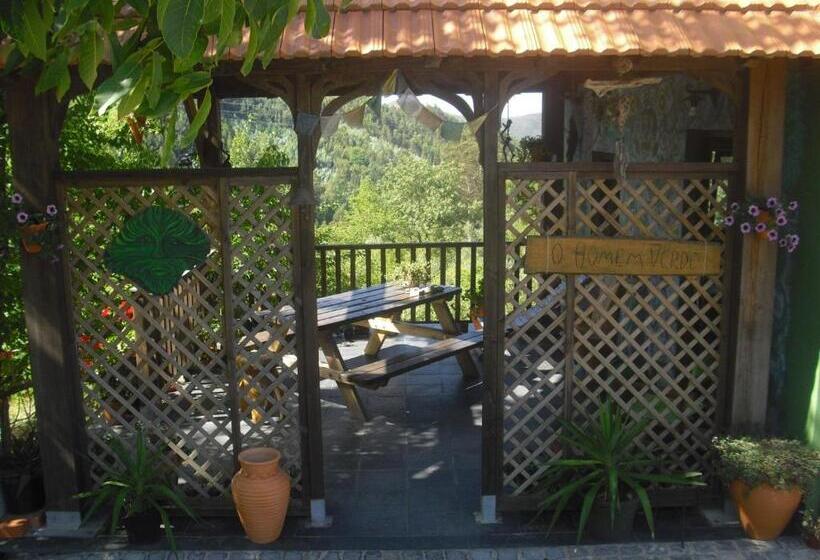 Standard Tent, O Homem Verde