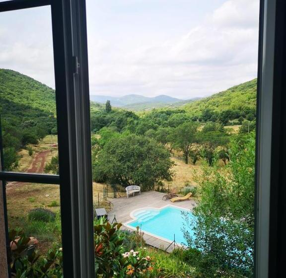 Номер Стандарт Вид на Сад, Domaine De Montbarri