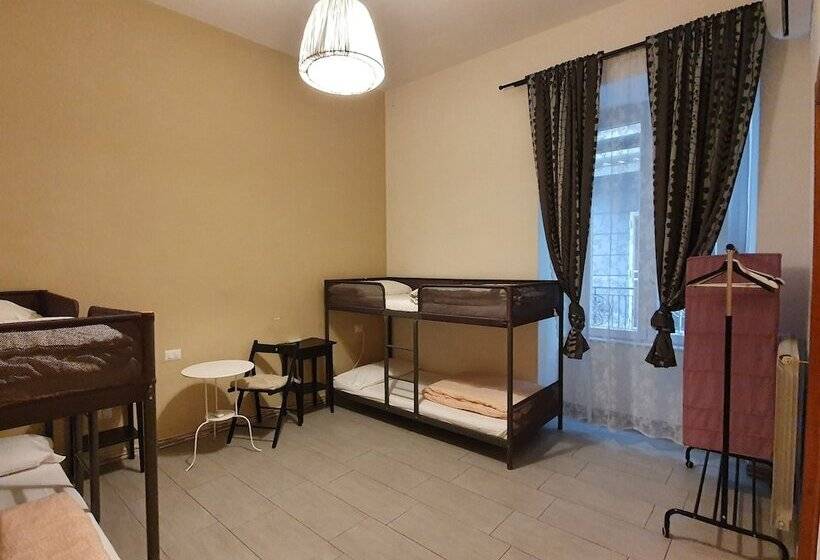 اتاق استاندارد چهار تخته, Hostel Mancini Naples