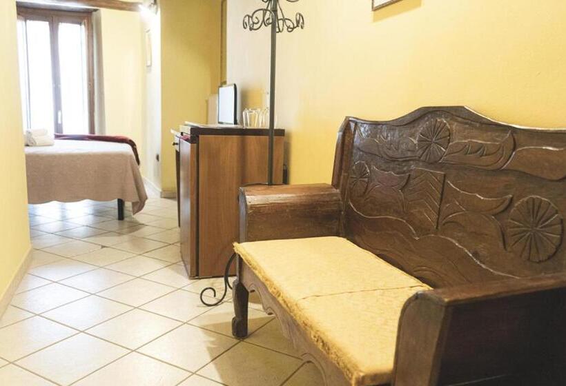 클래식 스튜디오, Borgo Giusto Tuscany