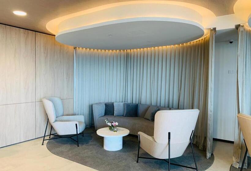 آپارتمان 2 خوابه, Skygarden Luxury Condo