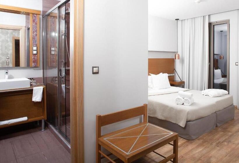 Quarto Deluxe, A For Athens