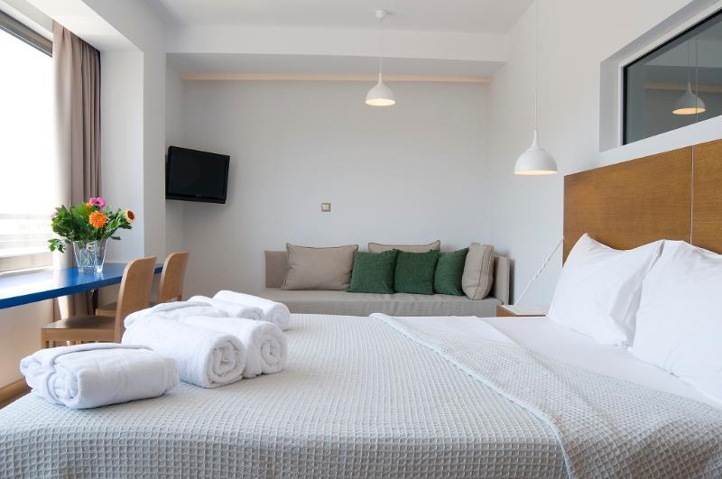 Quarto Triplo Estandar com Vistas, A For Athens