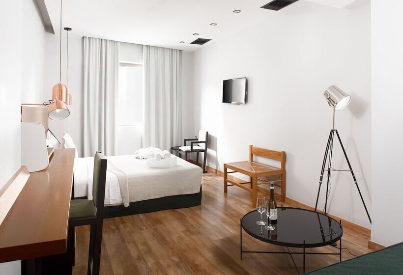 Quarto Triplo Estandar, A For Athens