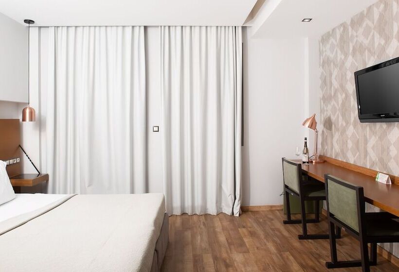 Quarto Triplo Estandar, A For Athens