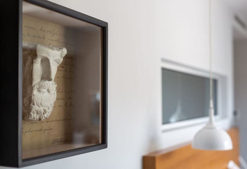 Quarto Triplo Estandar com Vistas, A For Athens