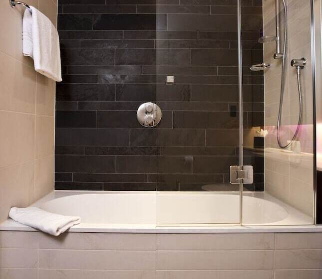 스탠다드 룸, Hilton London Heathrow Airport Terminal 5