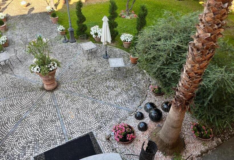 اتاق کلاسیک چهارنفره, Villa Mirosa