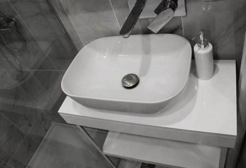 آپارتمان 1 خوابه با بالکن, Luxury City Center Apartment – Romana