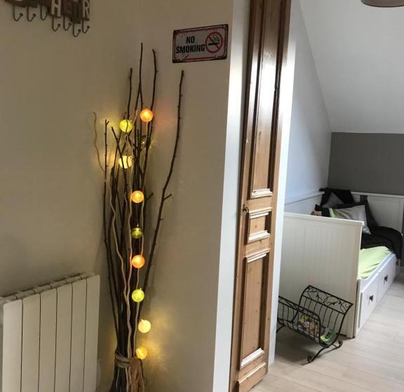 اتاق استاندارد چهار تخته, Chambres Privées Chez Le Particulier Aéroport Lille Lesquin
