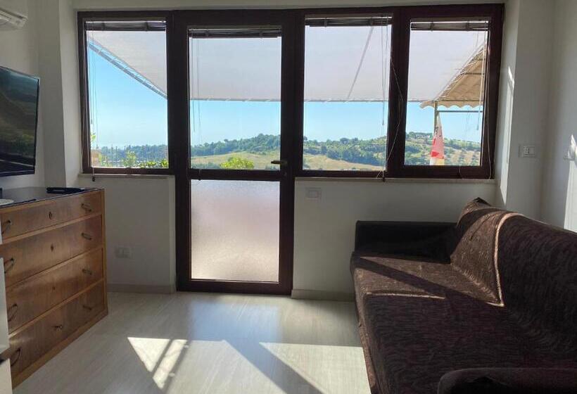 اتاق استاندارد با تخت بزرگ, Red House Accomodation Potenza Picena