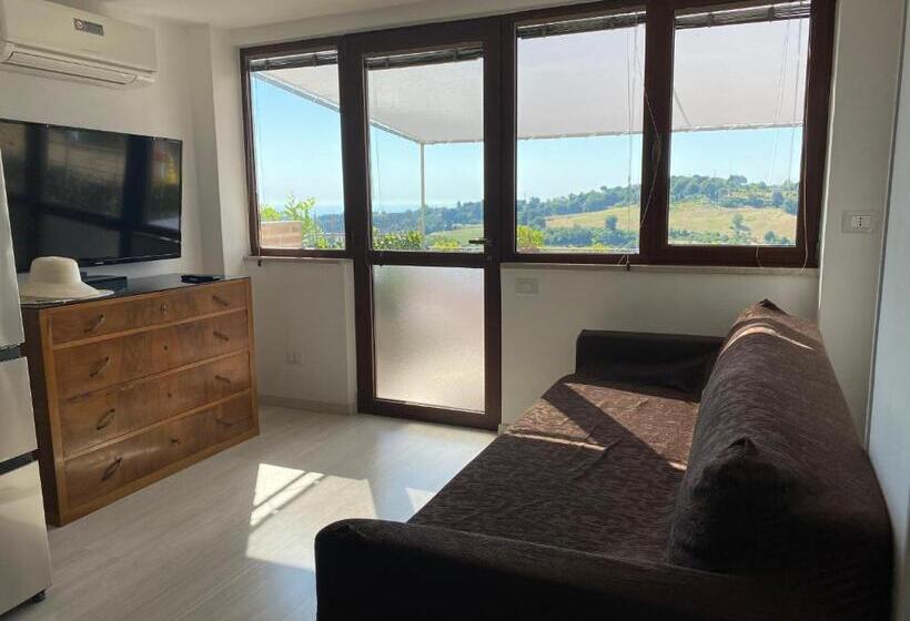 اتاق استاندارد با تخت بزرگ, Red House Accomodation Potenza Picena