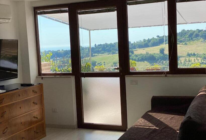 اتاق استاندارد با تخت بزرگ, Red House Accomodation Potenza Picena