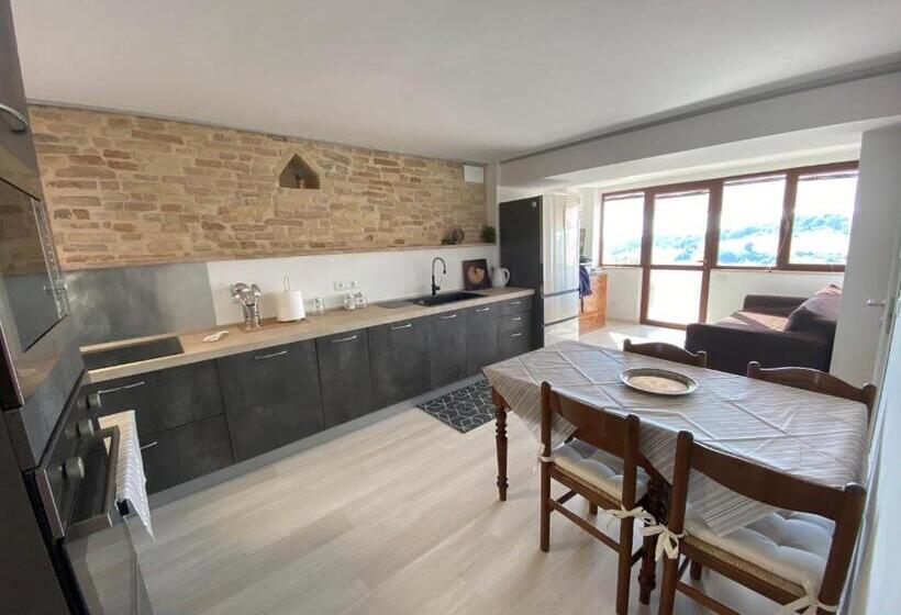 اتاق استاندارد با تخت بزرگ, Red House Accomodation Potenza Picena