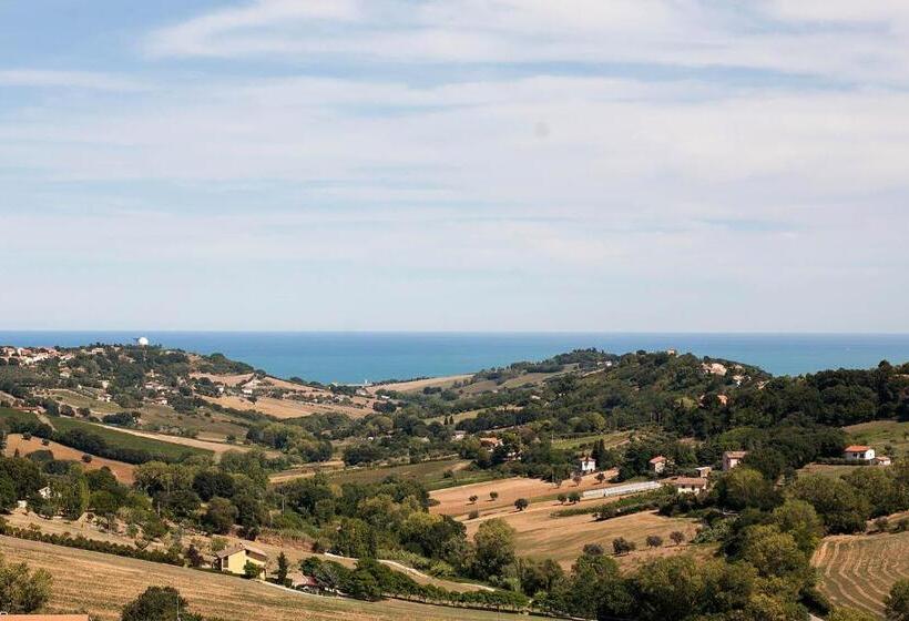 اتاق لوکس, Red House Accomodation Potenza Picena