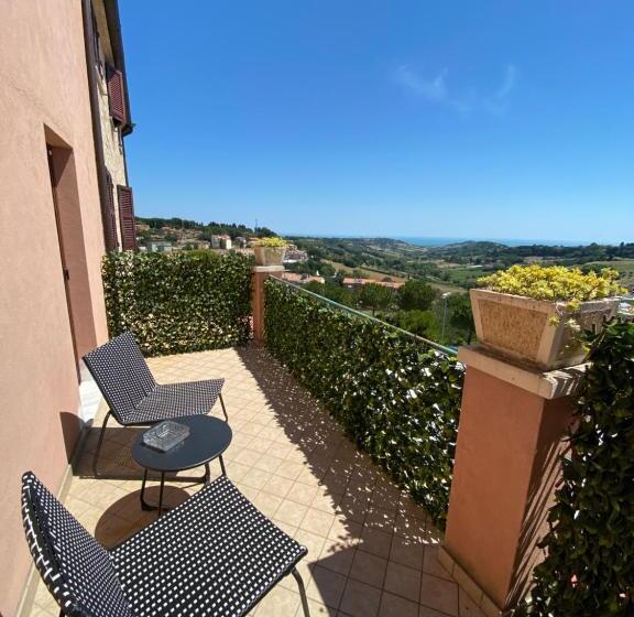اتاق لوکس, Red House Accomodation Potenza Picena