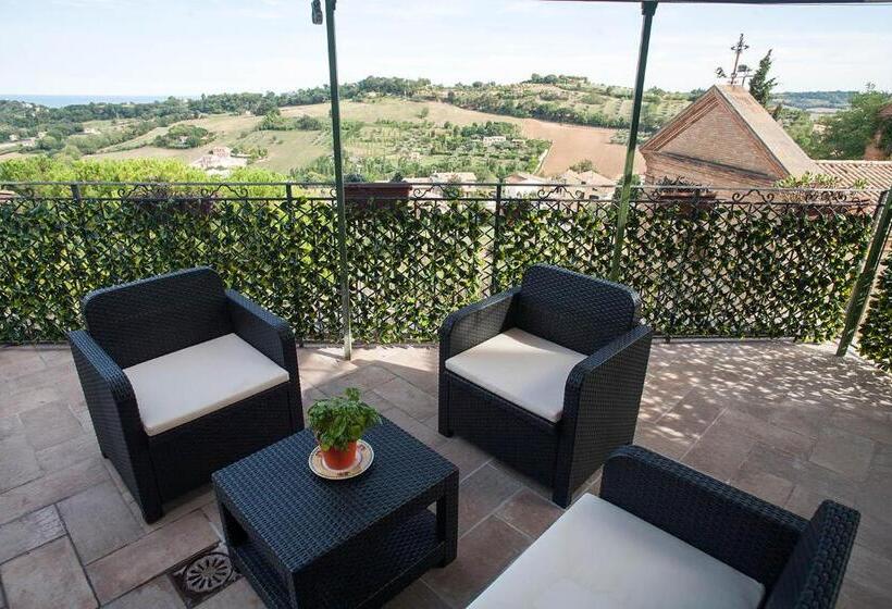 اتاق استاندارد با تخت بزرگ, Red House Accomodation Potenza Picena