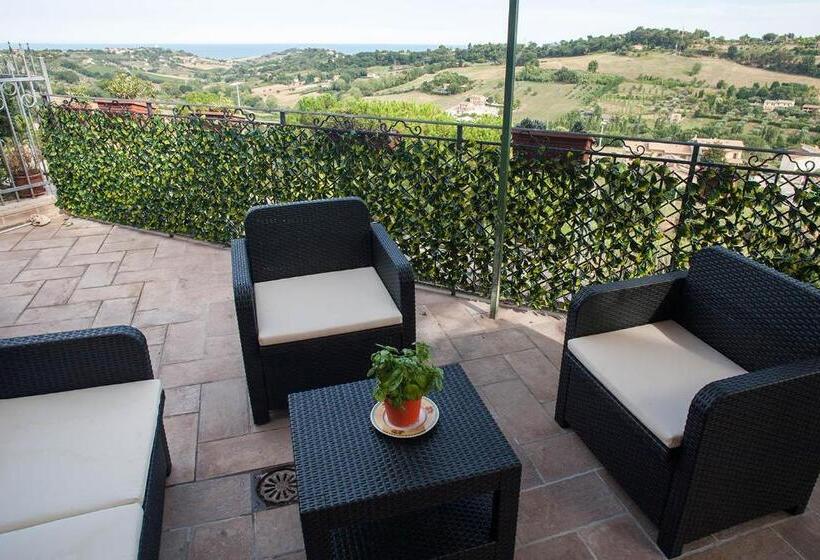 اتاق استاندارد با تخت بزرگ, Red House Accomodation Potenza Picena