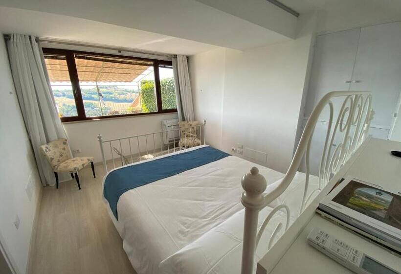 اتاق استاندارد با تخت بزرگ, Red House Accomodation Potenza Picena