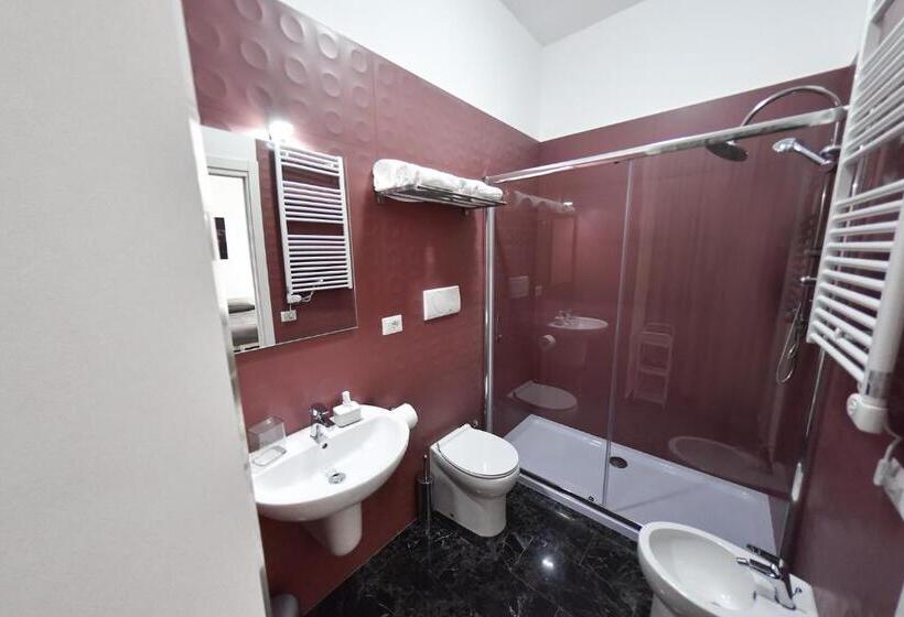 اتاق استاندارد سه نفره, Ripahome B&b