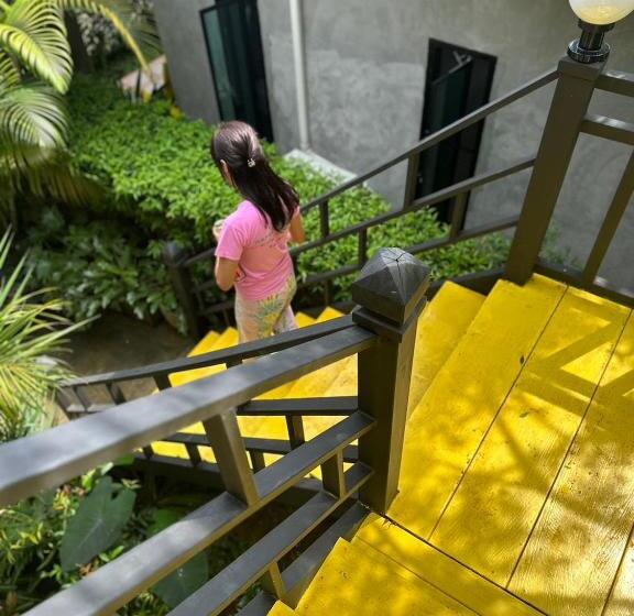 آپارتمان 1 خوابه با چشم‌انداز باغ, Hanoii House