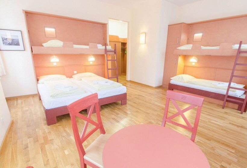 Четырехместный Номер Стандарт, Jufa Hotel Meersburg Am Bodensee