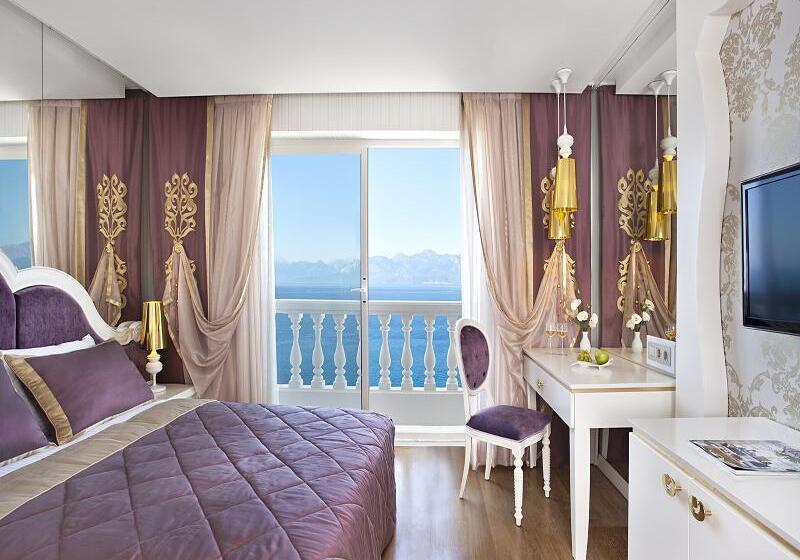 اتاق لوکس با چشم‌انداز دریا, La Boutique Hotel & Suites