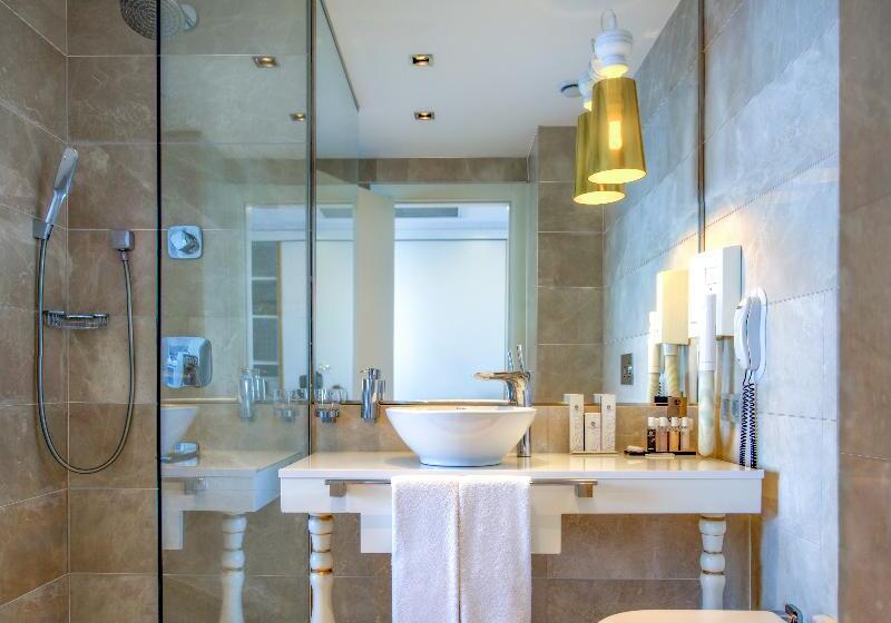 اتاق لوکس با چشم‌انداز دریا, La Boutique Hotel & Suites