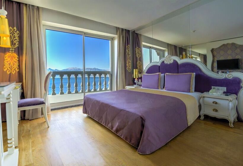 اتاق لوکس با چشم‌انداز دریا, La Boutique Hotel & Suites