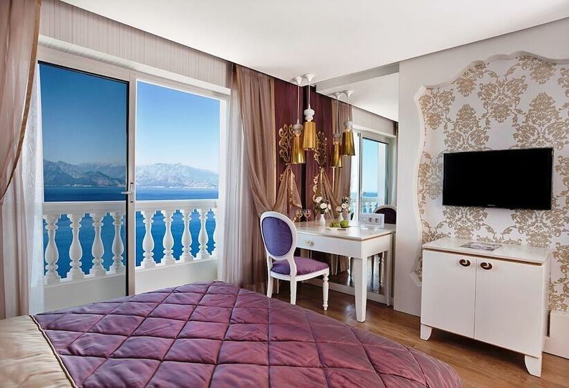 اتاق لوکس با چشم‌انداز دریا, La Boutique Hotel & Suites