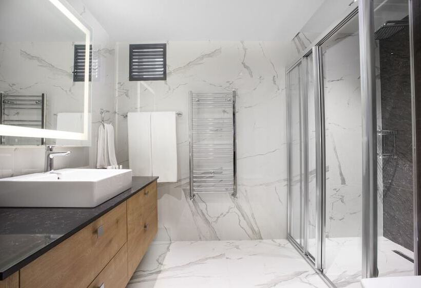 سوییت, La Boutique Hotel & Suites