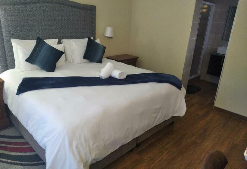 스위트 킹사이즈 침대, Lucolo Palace B&b   East London
