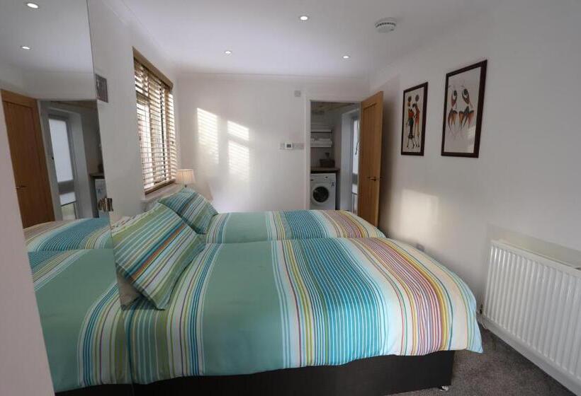Quarto Estandar, Tweedbank