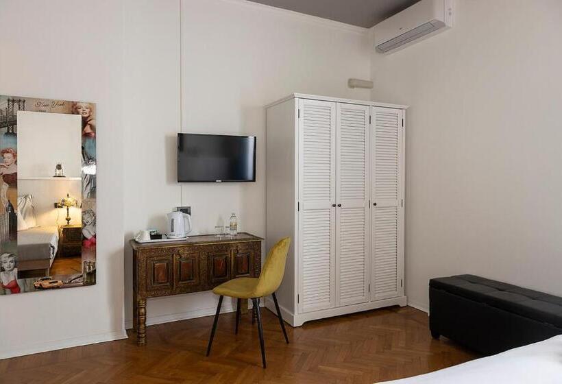اتاق راحتی سه تخته, Seven Suites Pieve