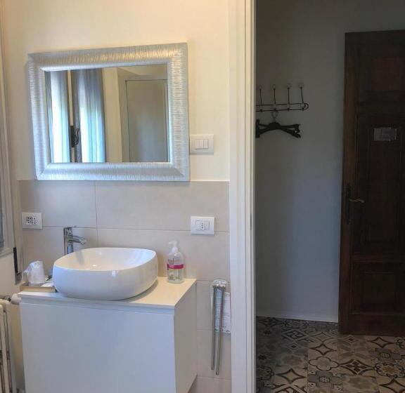 اتاق راحتی سه تخته, Seven Suites Pieve